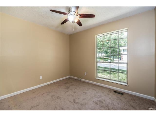 32 Chip Dr, O'fallon, MO 63366 photo 4