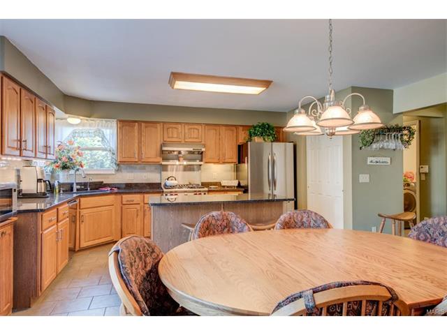 1203 Summer Lynne Dr, O'fallon, MO 63366 photo 5