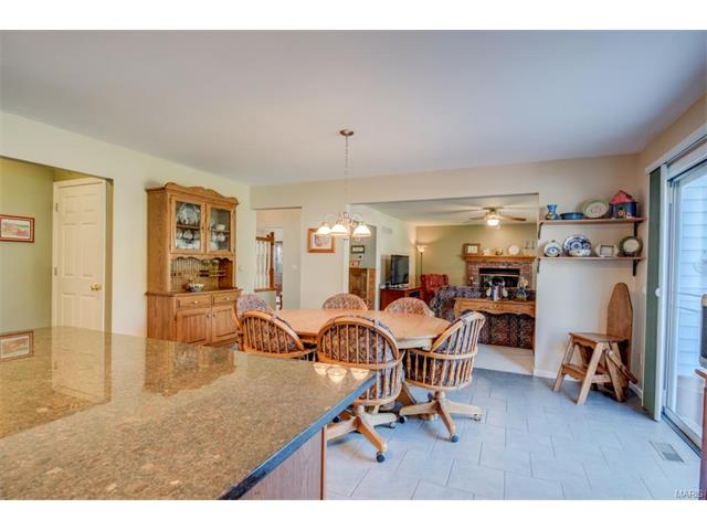 1203 Summer Lynne Dr, O'fallon, MO 63366 photo 7