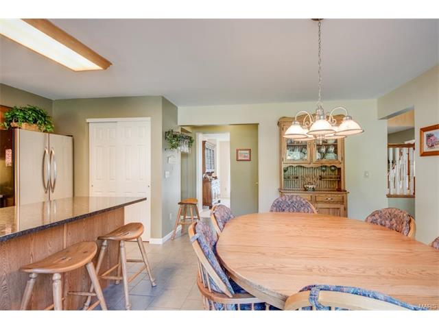 1203 Summer Lynne Dr, O'fallon, MO 63366 photo 6