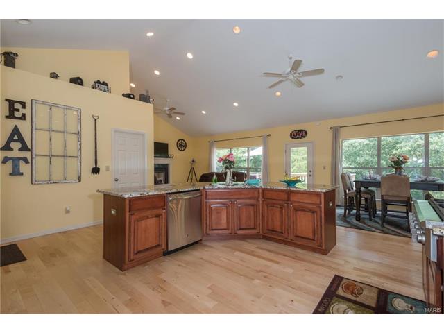 810 Stonecastle Ct, O'fallon, MO 63366 photo 21