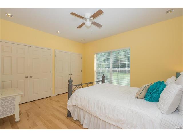 810 Stonecastle Ct, O'fallon, MO 63366 photo 27