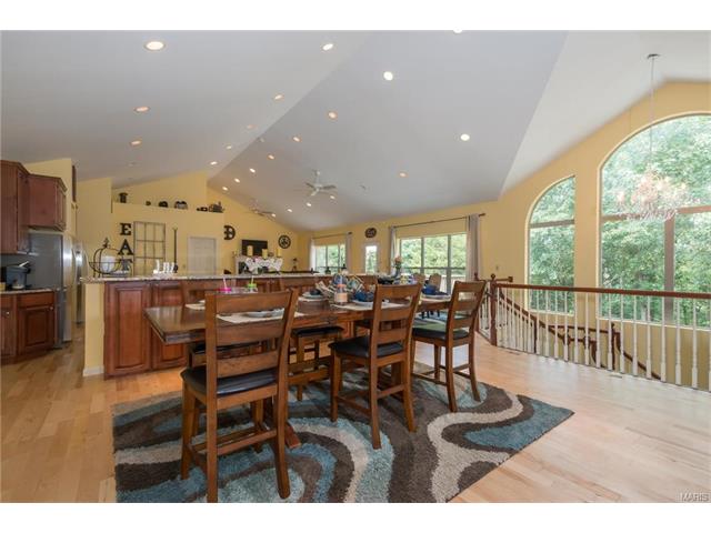 810 Stonecastle Ct, O'fallon, MO 63366 photo 15