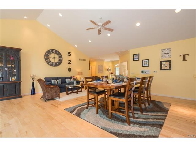 810 Stonecastle Ct, O'fallon, MO 63366 photo 17