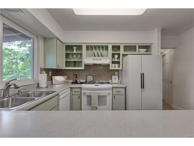 1131 Great Falls Ct, Ballwin, MO 63021 photo 28