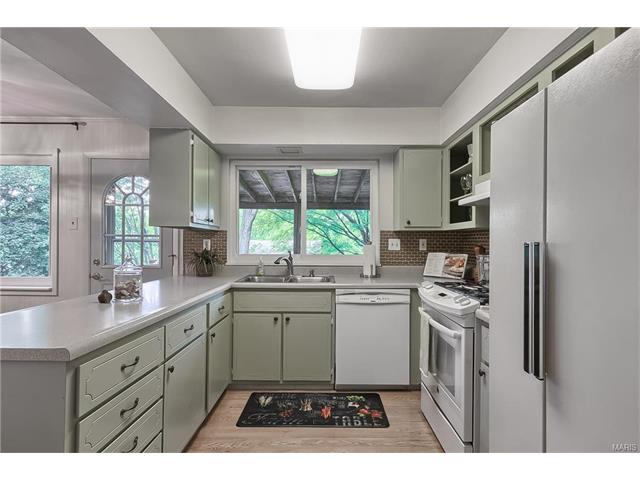 1131 Great Falls Ct, Ballwin, MO 63021 photo 24