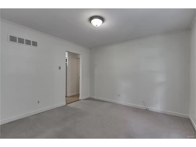 1131 Great Falls Ct, Ballwin, MO 63021 photo 10