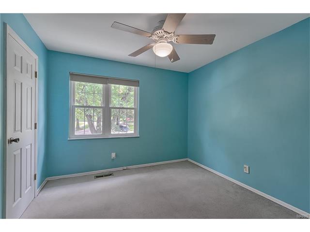 1131 Great Falls Ct, Ballwin, MO 63021 photo 17