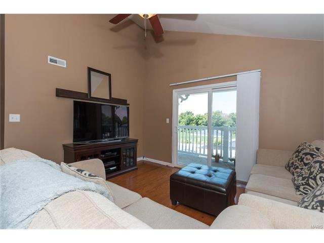 5302 Spring River Dr, O'fallon, MO 63368 photo 4