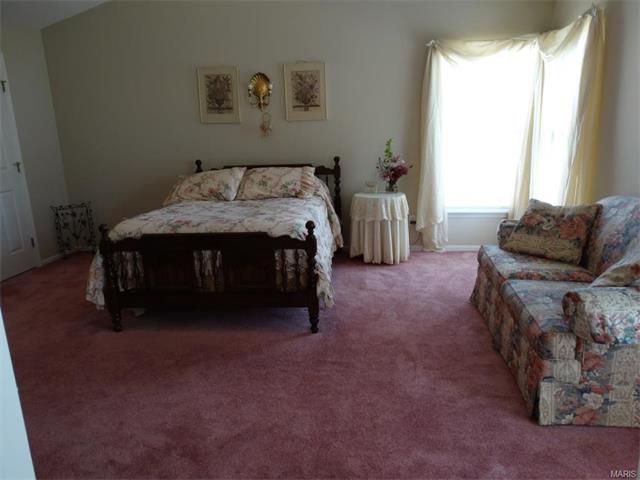 1122 Castle Pnes, St Peters, MO 63366 photo 14