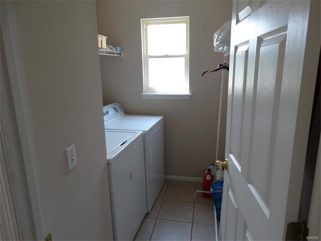 1122 Castle Pnes, St Peters, MO 63366 photo 9