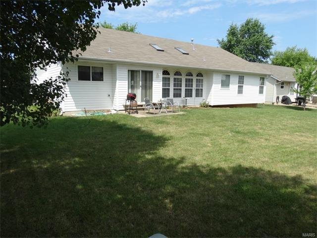 1122 Castle Pnes, St Peters, MO 63366 photo 35
