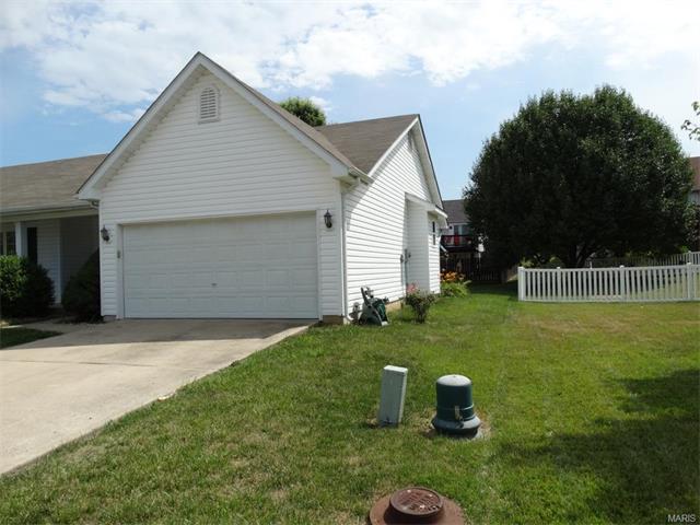 1122 Castle Pnes, St Peters, MO 63366 photo 33