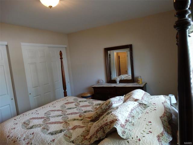 1122 Castle Pnes, St Peters, MO 63366 photo 21