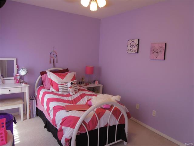 355 Heritage Commons Cir, O'fallon, MO 63368 photo 14