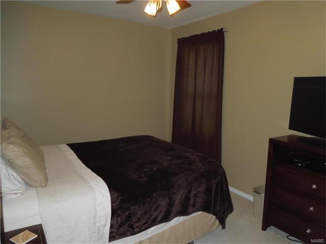 355 Heritage Commons Cir, O'fallon, MO 63368 photo 10
