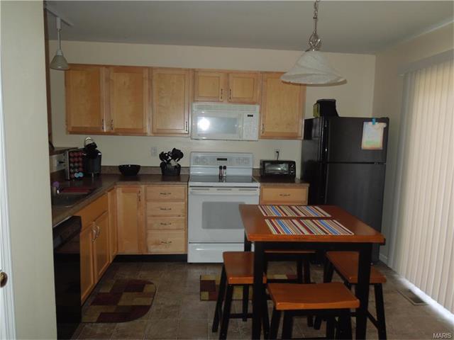 355 Heritage Commons Cir, O'fallon, MO 63368 photo 6