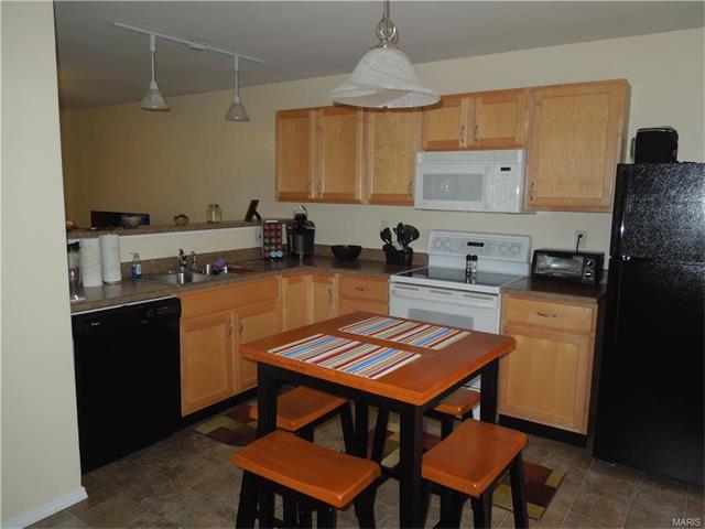 355 Heritage Commons Cir, O'fallon, MO 63368 photo 7