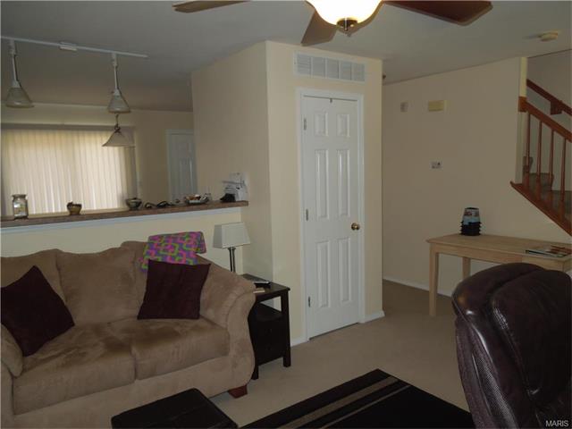 355 Heritage Commons Cir, O'fallon, MO 63368 photo 5