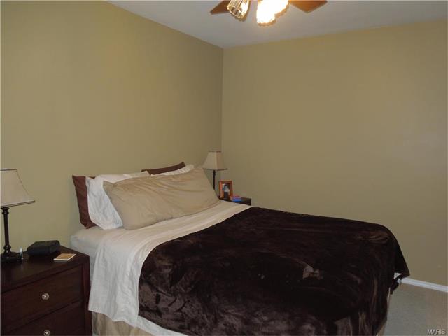355 Heritage Commons Cir, O'fallon, MO 63368 photo 11