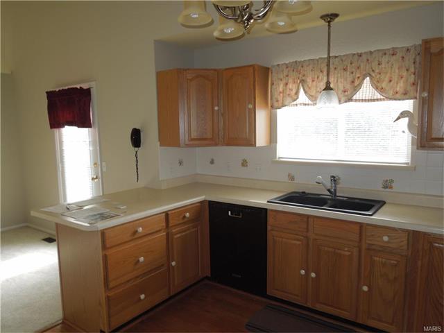 355 Heritage Commons Cir, O'fallon, MO 63368 photo 17