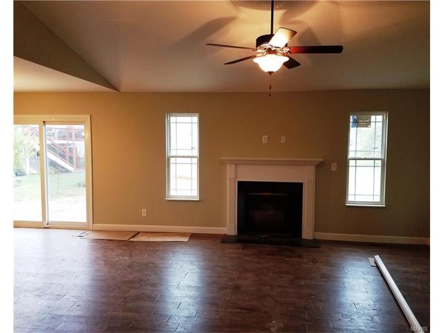 322 Independence Ave, Waterloo, IL 62298 photo 2