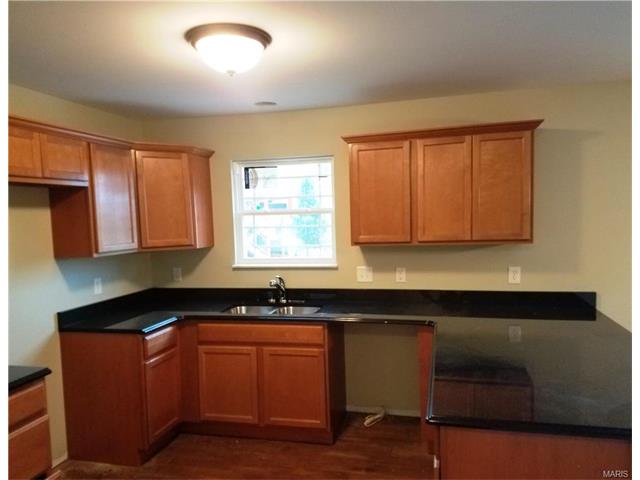 322 Independence Ave, Waterloo, IL 62298 photo 4