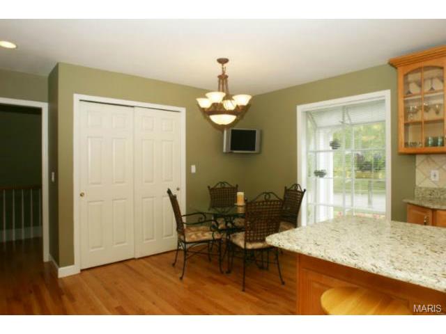 677 Huntley Heights Dr, Ballwin, MO 63021 photo 10