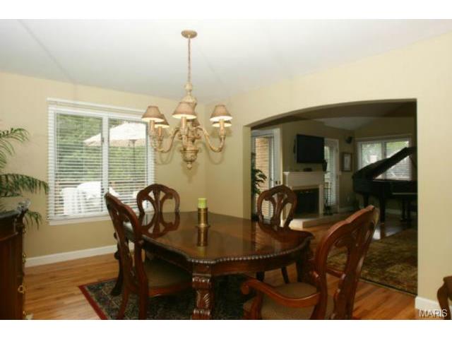 677 Huntley Heights Dr, Ballwin, MO 63021 photo 11