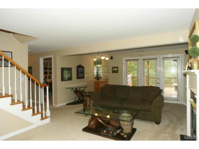 677 Huntley Heights Dr, Ballwin, MO 63021 photo 16