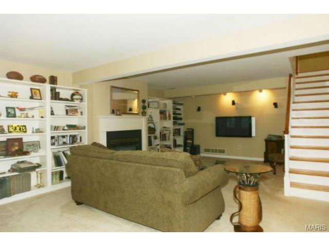 677 Huntley Heights Dr, Ballwin, MO 63021 photo 15