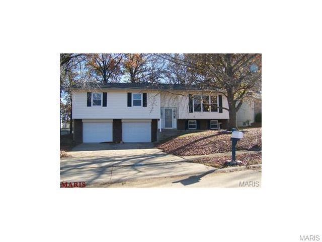 712 Clover Ln, O'fallon, MO 63366 photo 1