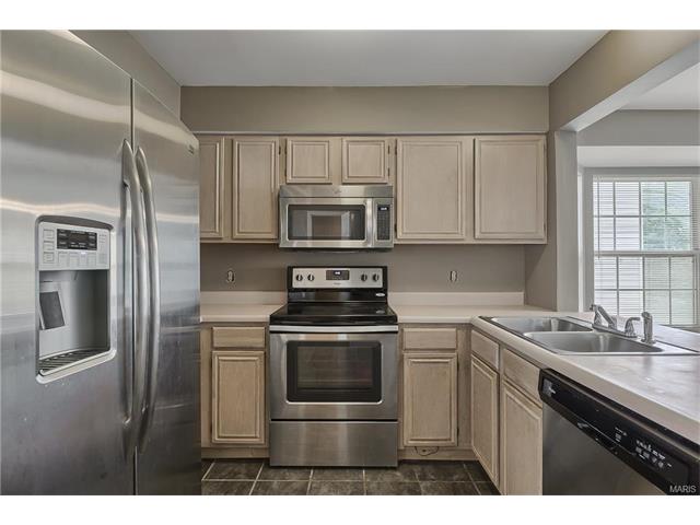 1456 Whispering Creek Dr, Ballwin, MO 63021 photo 4