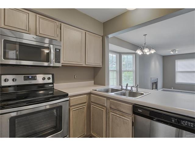 1456 Whispering Creek Dr, Ballwin, MO 63021 photo 6