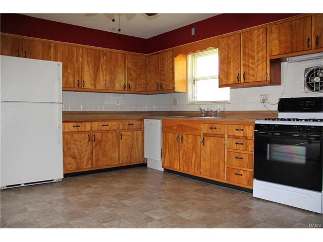 208 Cordes St, O'fallon, MO 63366 photo 2