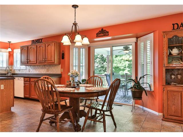 907 Monterra Dr, O'fallon, MO 63368 photo 10
