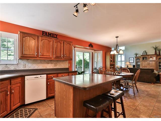 907 Monterra Dr, O'fallon, MO 63368 photo 7