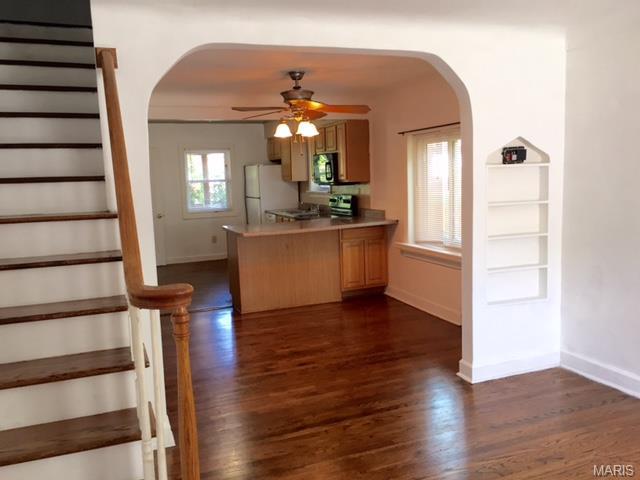 9057 Patrick Dr, Saint Louis, MO 63114 photo 4