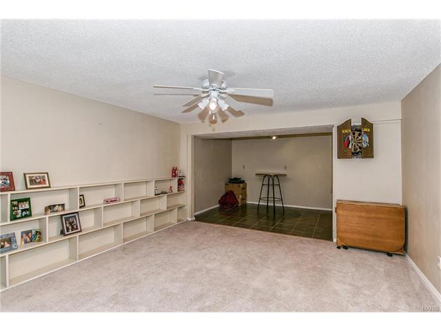 992 Barbizon, Ballwin, MO 63021 photo 22