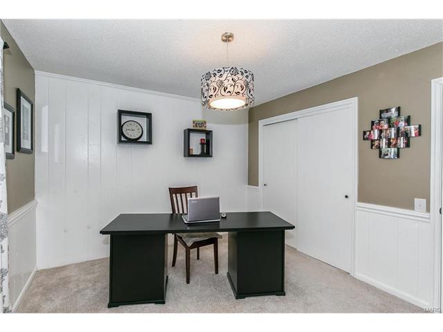 992 Barbizon, Ballwin, MO 63021 photo 14