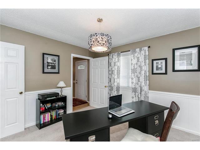 992 Barbizon, Ballwin, MO 63021 photo 16