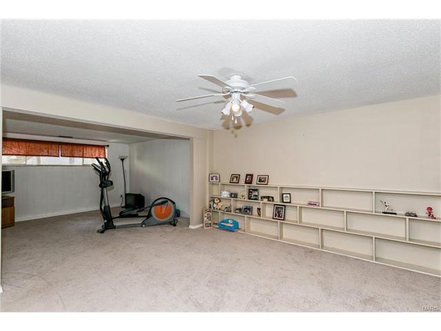 992 Barbizon, Ballwin, MO 63021 photo 23