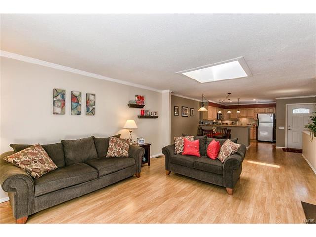 992 Barbizon, Ballwin, MO 63021 photo 9
