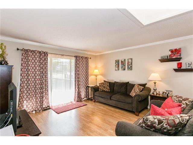 992 Barbizon, Ballwin, MO 63021 photo 8