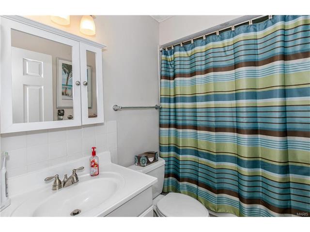 992 Barbizon, Ballwin, MO 63021 photo 13