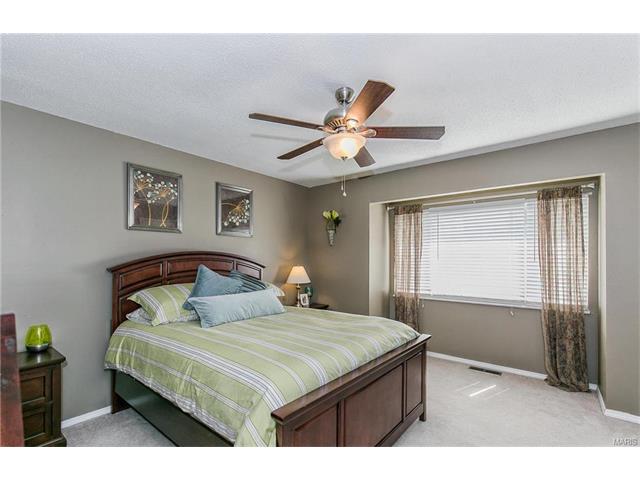 992 Barbizon, Ballwin, MO 63021 photo 10