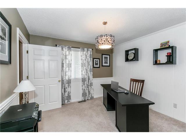 992 Barbizon, Ballwin, MO 63021 photo 15