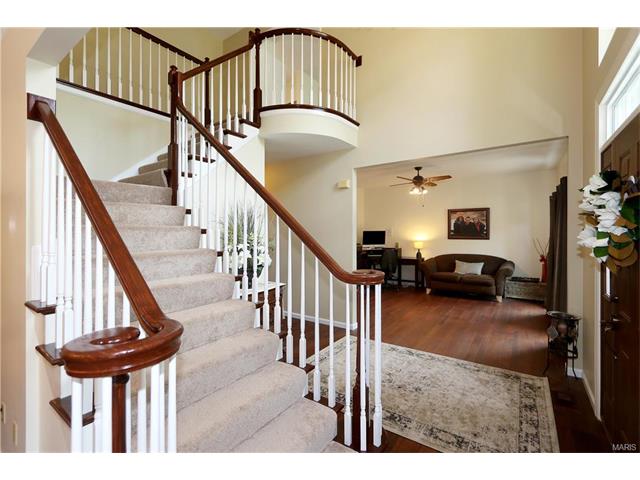 848 Castle Pines Dr, Ballwin, MO 63021 photo 5