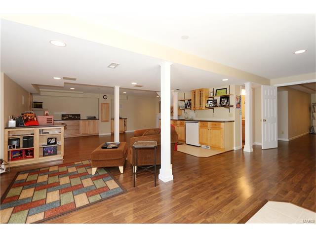 848 Castle Pines Dr, Ballwin, MO 63021 photo 33