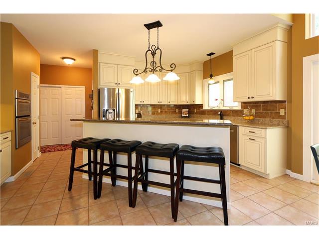 848 Castle Pines Dr, Ballwin, MO 63021 photo 14